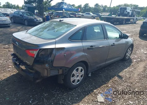 2014 Ford Focus S z USA, uszkodzony, nr VIN 1FADP3E24EL389228